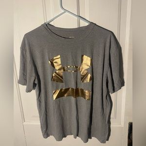 Under armor T-shirt, medium, NO stains, gently used, NO pilling